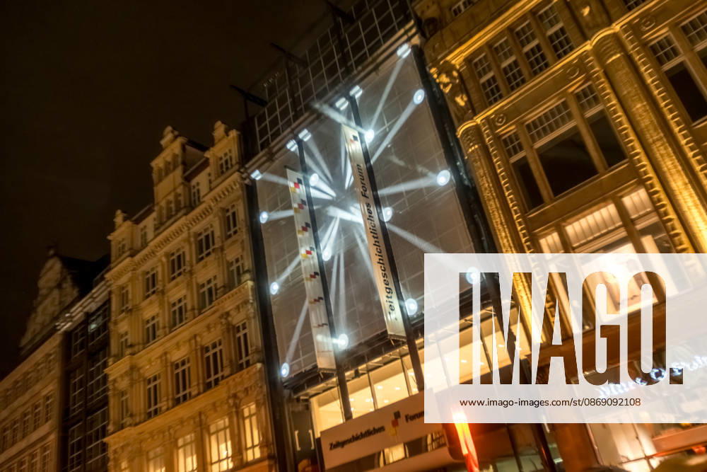 Since 2009, the Festival of Lights has been held in Leipzig on October 9 to commemorate the Monday demonstrations of 1989. Lights and art installations illuminate the city, and people walk through the city carrying candles. Festival of Lights 2026