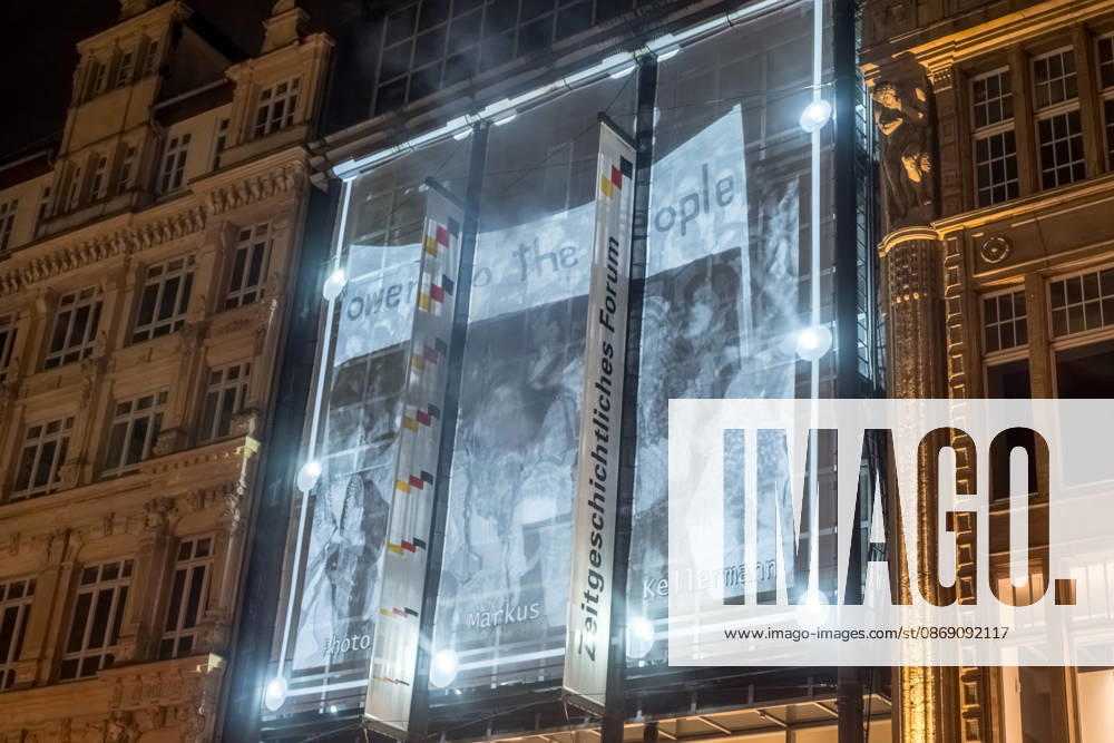 Since 2009, the Festival of Lights has been held in Leipzig on October 9 to commemorate the Monday demonstrations of 1989. Lights and art installations illuminate the city, and people walk through the city carrying candles. Festival of Lights 2026