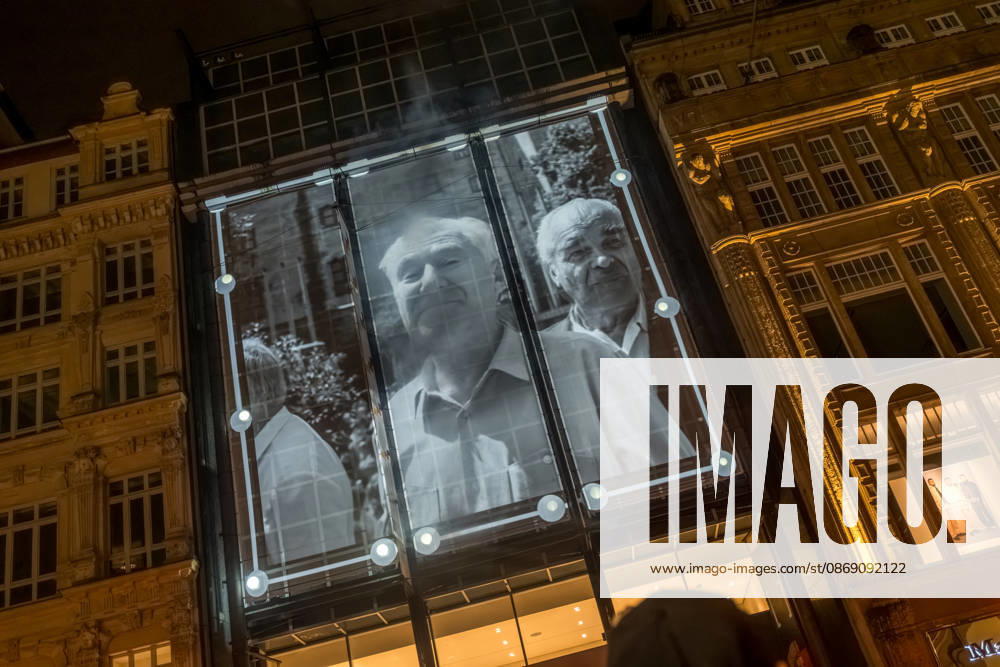 Since 2009, the Festival of Lights has been held in Leipzig on October 9 to commemorate the Monday demonstrations of 1989. Lights and art installations illuminate the city, and people walk through the city carrying candles. Festival of Lights 2026