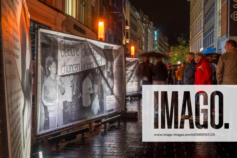 Since 2009, the Festival of Lights has been held in Leipzig on October 9 to commemorate the Monday demonstrations of 1989. Lights and art installations illuminate the city, and people walk through the city carrying candles. Festival of Lights 2026