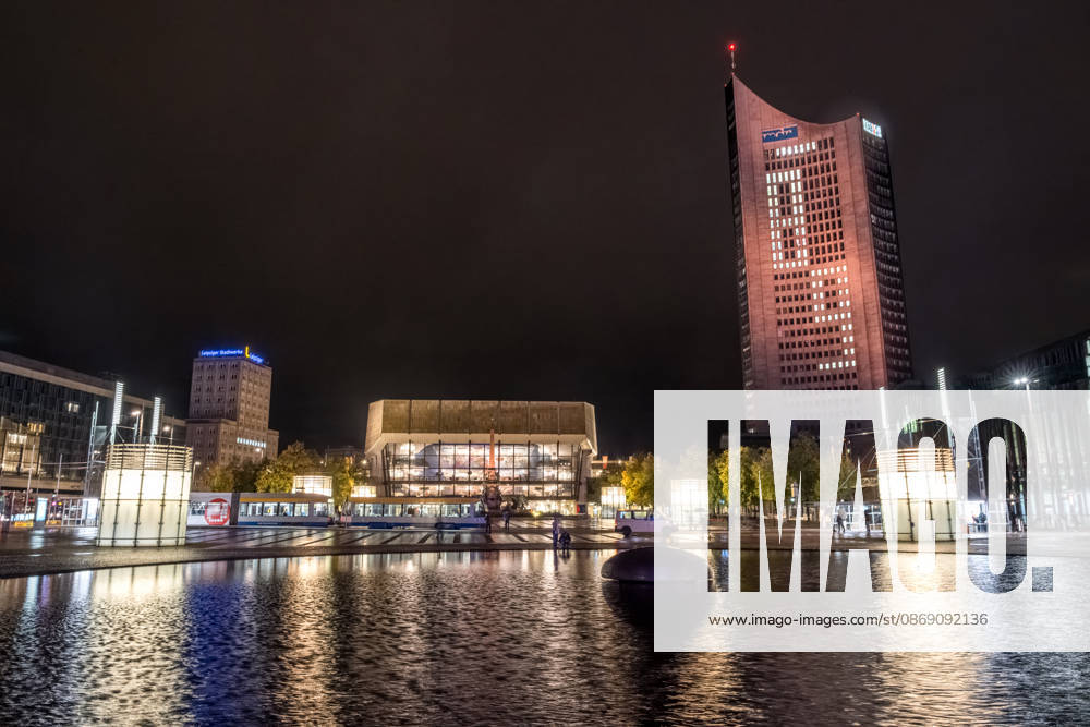 Since 2009, the Festival of Lights has been held in Leipzig on October 9 to commemorate the Monday demonstrations of 1989. Lights and art installations illuminate the city, and people walk through the city carrying candles. Festival of Lights 2026