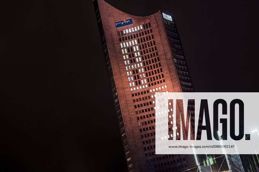 Since 2009, the Festival of Lights has been held in Leipzig on October 9 to commemorate the Monday demonstrations of 1989. Lights and art installations illuminate the city, and people walk through the city carrying candles. Festival of Lights 2026