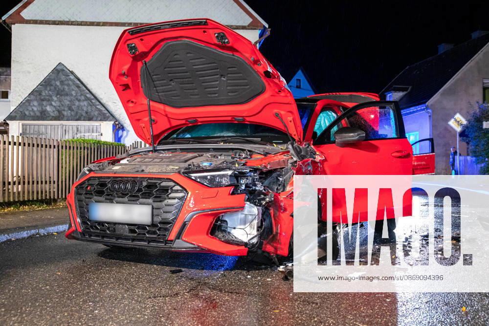 UnfallKönigswalde News ID: EN 2026-10-09 PKW kollidierten miteinander frontal zwei Verletzte Königswalde. Auf der Lindenstraße hat sich am Freitagabend ein Verkehrsunfall mit zwei PKW ereignet. Aus noch ungeklärter Ursache kollidierten gegen 21:30 Uhr ein Audi und ein VW, in einer Doppelkurve. Bei dem Unfall wurden ersten Informationen zu Folge, zwei Personen verletzt. Beide kamen jeweils mit einem Rettungswagen in ein Krankenhaus. Zwei weitere Personen blieben ersten Angaben zu Folge, unverletzt. Neben zwei Rettungswagen, einem Notarzt und der Polizei, kamen auch 20 Einsatzkräfte der Feuerwehr Königswalde sowie der diensthabende Kreisbrandmeister zum Einsatz. Diese unterstützten den Rettungsdienst, sicherten die Unfallste