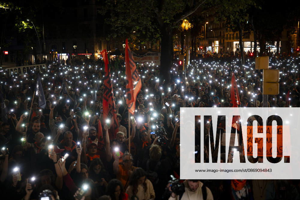 Demonstration by the Socialist Housing Union of Catalonia: Hundreds of people at a rally organized by the Tenants’ Union, the Socialist Housing Union of Catalonia, and COSHAC, under the slogan For Olga and Maricarmen: The Housing Industry Kills, on October 9, 2026, in Barcelona, Catalonia, Spain OCTOBER 9, 2026 CATALONIA HOUSING PROTEST RENTERS’ UNION Lorena Sopê Barcelona Catalonia Barcelona Catalonia Spain