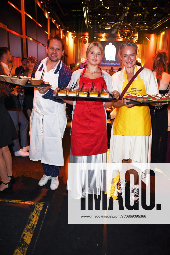Eva Mona Rodekirchen with her husband Björn Geske and daughter Martha Geske at the KINDERSCHUTZENGEL E V GALA 2026 at Spindler Klatt in Berlin on October 9, 2026