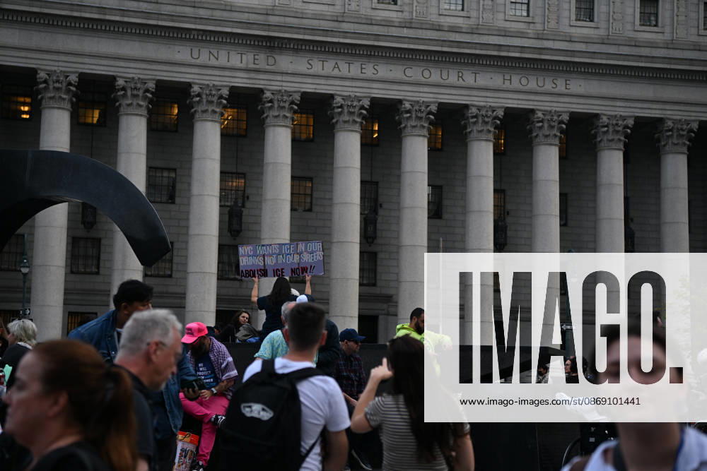 Protesters rally after ICE shooting of New York man in car with child inside NEW YORK, UNITED STATES - OCTOBER 9: A massive protest takes place at Foley Square , demanding the withdrawal of ICE from the city in New York, United States on October 9, 2026. The demonstration follows an incident yesterday in the Bronx where an ICE officer shot Oscar Belgal, a Dominican Republic national, in the neck while he was driving with a 5-year-old child in the vehicle. Waleed Zein Anadolu New York United States. Editorial use only. Please get in touch for any other usage.