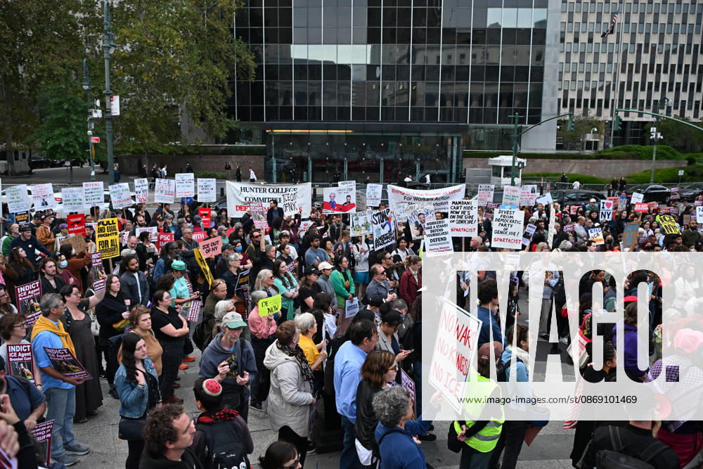 Protesters rally after ICE shooting of New York man in car with child inside NEW YORK, UNITED STATES - OCTOBER 9: A massive protest takes place at Foley Square , demanding the withdrawal of ICE from the city in New York, United States on October 9, 2026. The demonstration follows an incident yesterday in the Bronx where an ICE officer shot Oscar Belgal, a Dominican Republic national, in the neck while he was driving with a 5-year-old child in the vehicle. Waleed Zein Anadolu New York United States. Editorial use only. Please get in touch for any other usage.