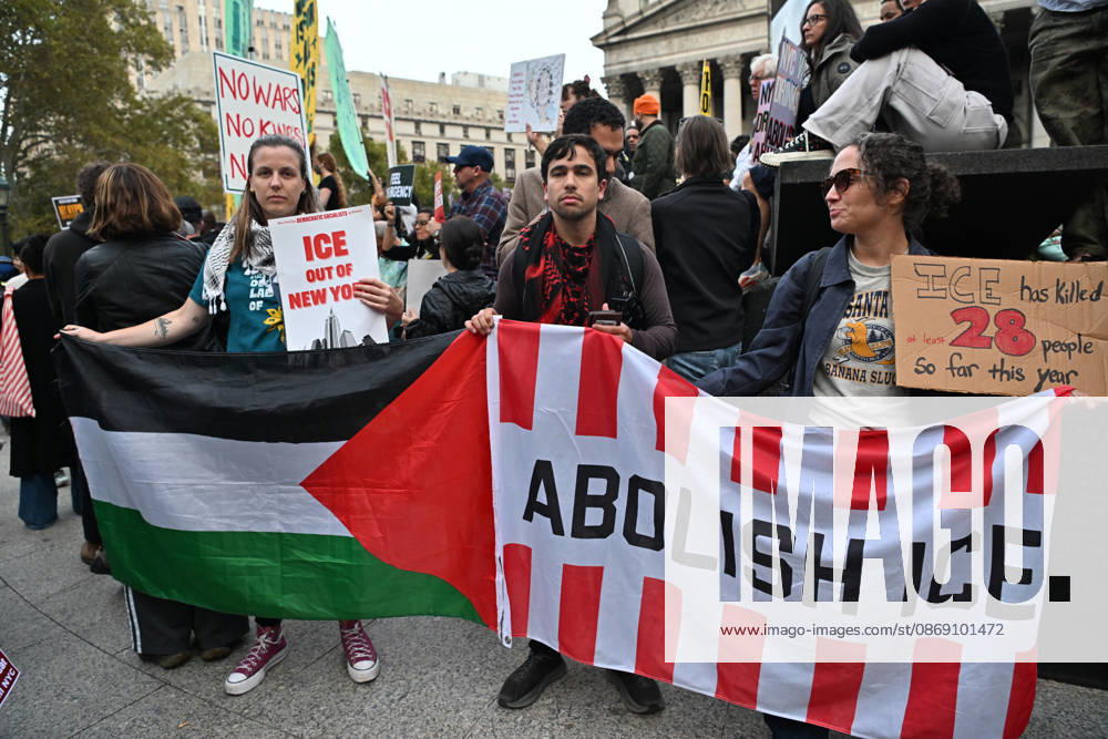 Protesters rally after ICE shooting of New York man in car with child inside NEW YORK, UNITED STATES - OCTOBER 9: A massive protest takes place at Foley Square , demanding the withdrawal of ICE from the city in New York, United States on October 9, 2026. The demonstration follows an incident yesterday in the Bronx where an ICE officer shot Oscar Belgal, a Dominican Republic national, in the neck while he was driving with a 5-year-old child in the vehicle. Waleed Zein Anadolu New York United States. Editorial use only. Please get in touch for any other usage.