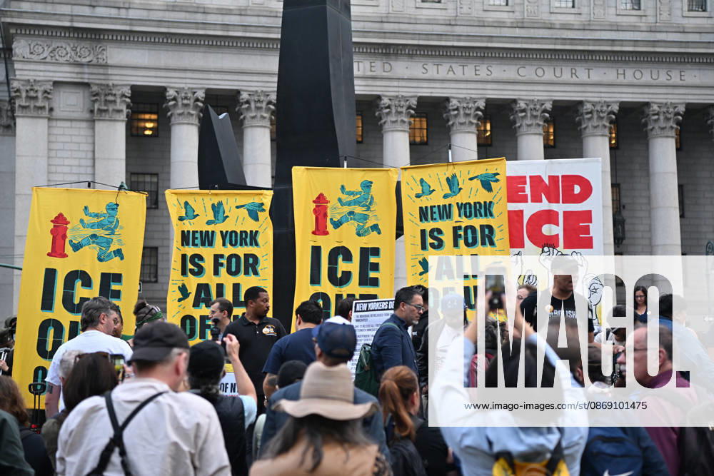 Protesters rally after ICE shooting of New York man in car with child inside NEW YORK, UNITED STATES - OCTOBER 9: A massive protest takes place at Foley Square , demanding the withdrawal of ICE from the city in New York, United States on October 9, 2026. The demonstration follows an incident yesterday in the Bronx where an ICE officer shot Oscar Belgal, a Dominican Republic national, in the neck while he was driving with a 5-year-old child in the vehicle. Waleed Zein Anadolu New York United States. Editorial use only. Please get in touch for any other usage.