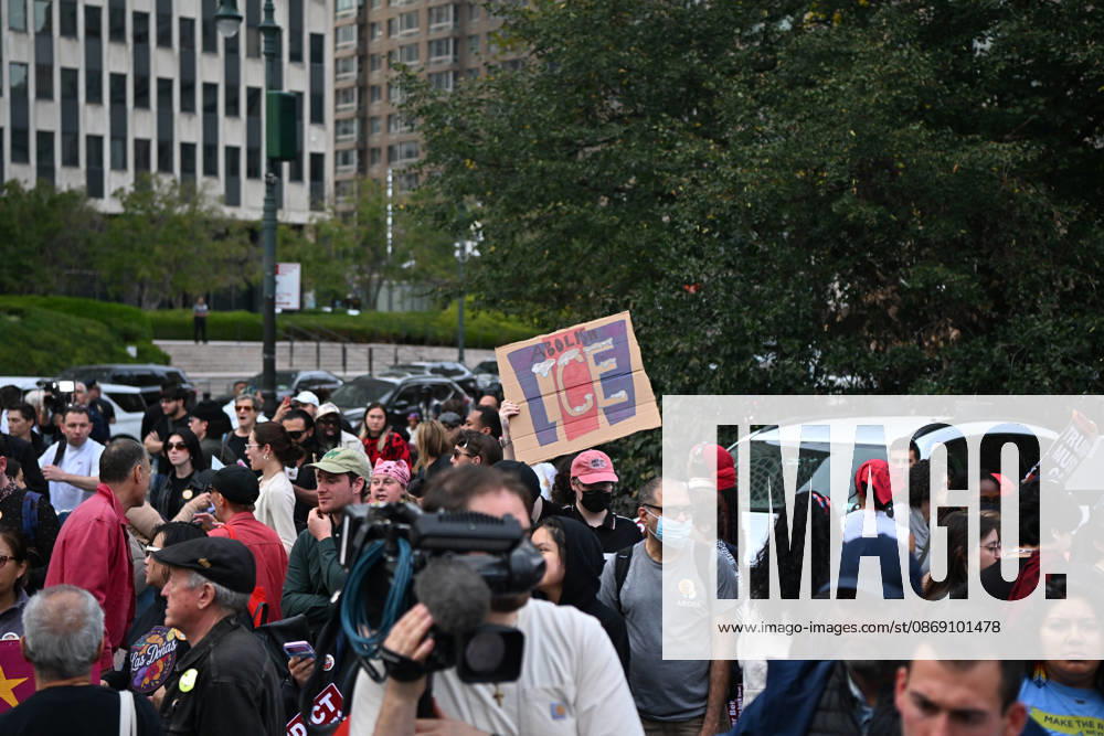 Protesters rally after ICE shooting of New York man in car with child inside NEW YORK, UNITED STATES - OCTOBER 9: A massive protest takes place at Foley Square , demanding the withdrawal of ICE from the city in New York, United States on October 9, 2026. The demonstration follows an incident yesterday in the Bronx where an ICE officer shot Oscar Belgal, a Dominican Republic national, in the neck while he was driving with a 5-year-old child in the vehicle. Waleed Zein Anadolu New York United States. Editorial use only. Please get in touch for any other usage.