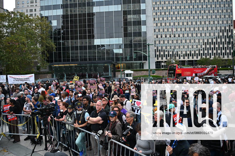 Protesters rally after ICE shooting of New York man in car with child inside NEW YORK, UNITED STATES - OCTOBER 9: A massive protest takes place at Foley Square , demanding the withdrawal of ICE from the city in New York, United States on October 9, 2026. The demonstration follows an incident yesterday in the Bronx where an ICE officer shot Oscar Belgal, a Dominican Republic national, in the neck while he was driving with a 5-year-old child in the vehicle. Waleed Zein Anadolu New York United States. Editorial use only. Please get in touch for any other usage.