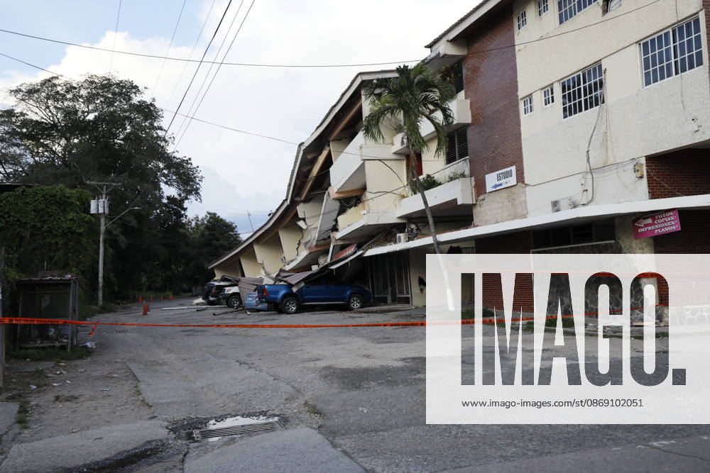 (261009) -- PENONOME(PANAMA), Oct. 9, 2026 -- A collapsed building and damaged vehicles are pictured after an earthquake in Penonome, central Cocle Province of Panama, Oct. 9, 2026. A major earthquake struck Panama on Friday. (Photo by Xinhua) PANAMA-PENONOME-EARTHQUAKE DanielxGonzalez