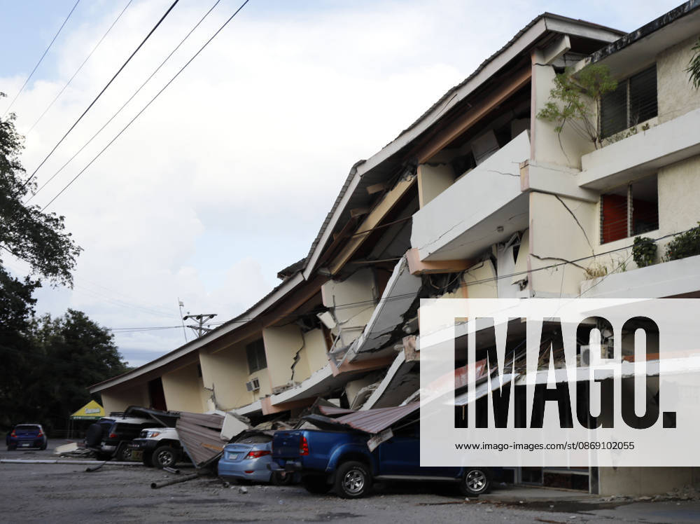 (261009) -- PENONOME(PANAMA), Oct. 9, 2026 -- A collapsed building and damaged vehicles are pictured after an earthquake in Penonome, central Cocle Province of Panama, Oct. 9, 2026. A major earthquake struck Panama on Friday. (Photo by Xinhua) PANAMA-PENONOME-EARTHQUAKE DanielxGonzalez