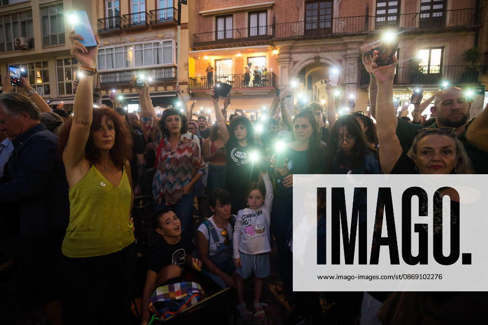 Protest in memory of Maricarmen in Malaga - 09 Oct 2026 Protesters are seen lighting their mobile phones during a tribute and minute of silence in memory of Maricarmen Abascal, the 87-year-old woman who was evicted of her house and died in hospital a few days later. Thousands of people demand decent housing and to continue with the legacy of Maricarmen Abascal. Spain’s housing crisis has forced people to take to the streets, urging the Spanish government to take action and implement effective policies to regulate housing prices and protect vulnerable people. Malaga Spain