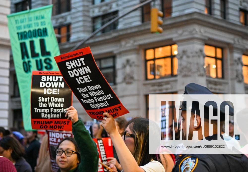 Thousands of New York protesters rally against ICE after Bronx shooting NEW YORK, UNITED STATES - OCTOBER 9: Thousands of people gathered at Foley Square to demand the withdrawal of US Immigration and Customs Enforcement (ICE) from the city, a day after an ICE officer shot a Dominican Republic national in the neck in the Bronx in New York, United States on October 9, 2026. Waleed Zein Anadolu New York United States. Editorial use only. Please get in touch for any other usage.
