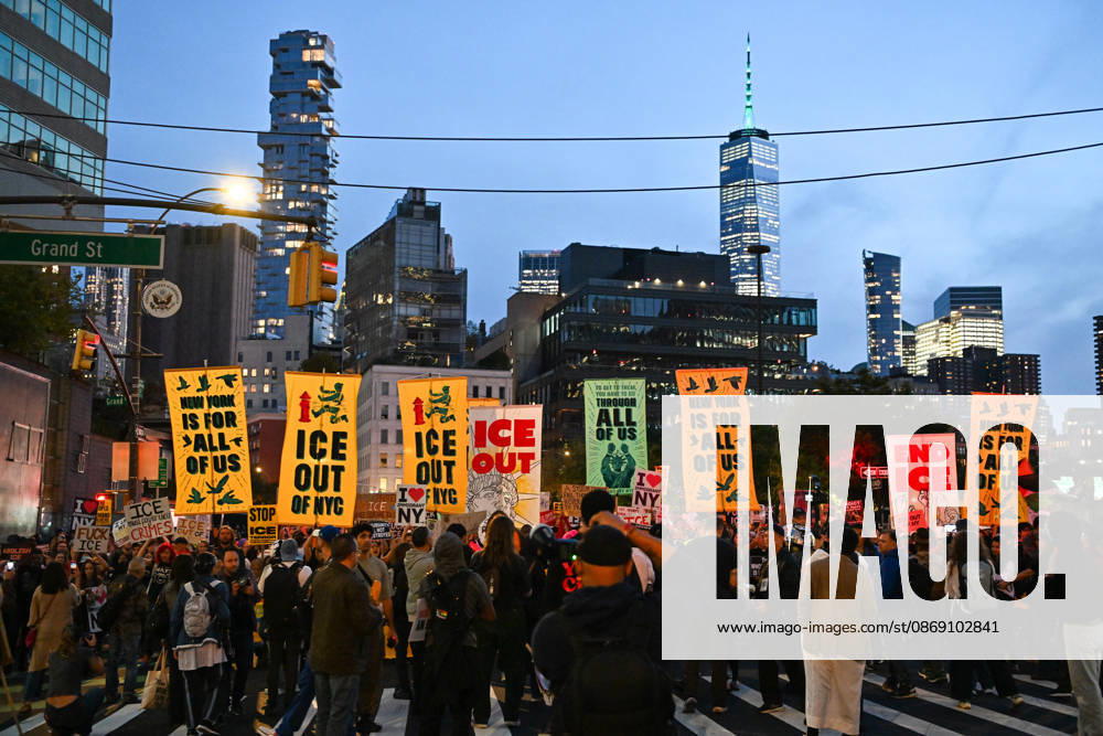 Thousands of New York protesters rally against ICE after Bronx shooting NEW YORK, UNITED STATES - OCTOBER 9: Thousands of people gathered at Foley Square to demand the withdrawal of US Immigration and Customs Enforcement (ICE) from the city, a day after an ICE officer shot a Dominican Republic national in the neck in the Bronx in New York, United States on October 9, 2026. Waleed Zein Anadolu New York United States. Editorial use only. Please get in touch for any other usage.