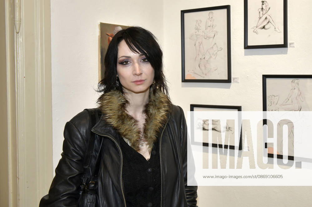 Jeannine D Arc at the opening of the 4th pop-up exhibition by the M A R X Bande at the GlogauAIR Gallery in Berlin, October 9, 2026 Foto:xM.xBehrensx xFuturexImagex marxbande_6009