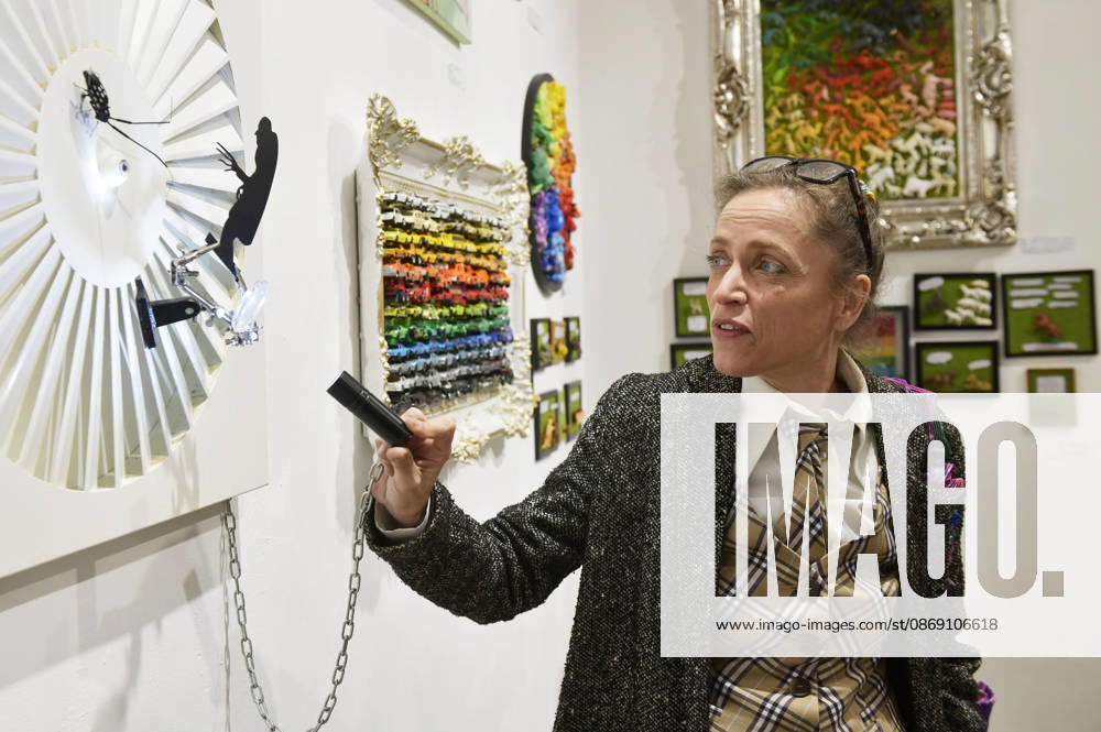 Anna Thalbach at the opening of the M A R X Bande’s 4th pop-up exhibition at the GlogauAIR Gallery in Berlin, October 9, 2026 Foto:xM.xBehrensx xFuturexImagex marxbande_6015