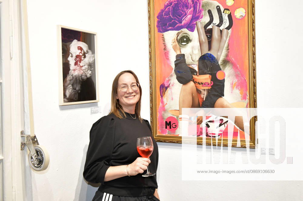 Miss Glueniverse at the opening of the M A R X Bande s 4th pop-up exhibition at the GlogauAIR Gallery in Berlin, October 9, 2026 Foto:xM.xBehrensx xFuturexImagex marxbande_6022