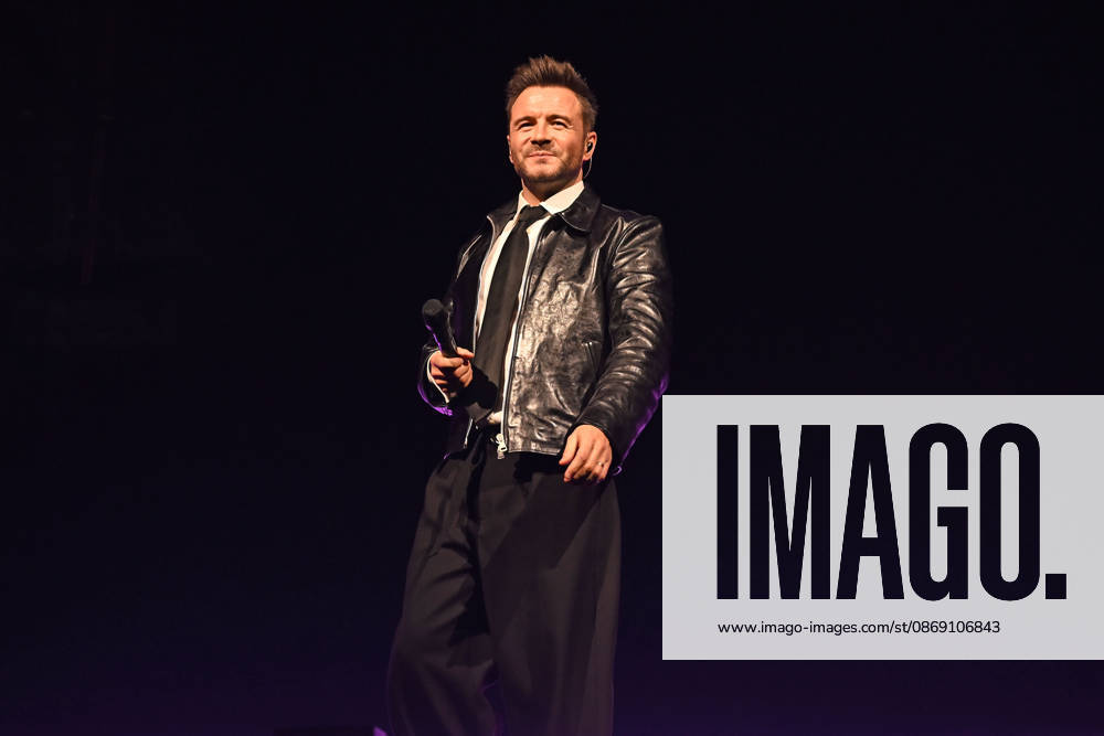 Westlife performing during the 25th Anniversary Tour LONDON, ENGLAND - OCTOBER 09: Shane Filan of ˜Westlife performing during the 25th Anniversary Tour at O2 Arena on October 09 in London, England. CAP MAR MAR Great Britain