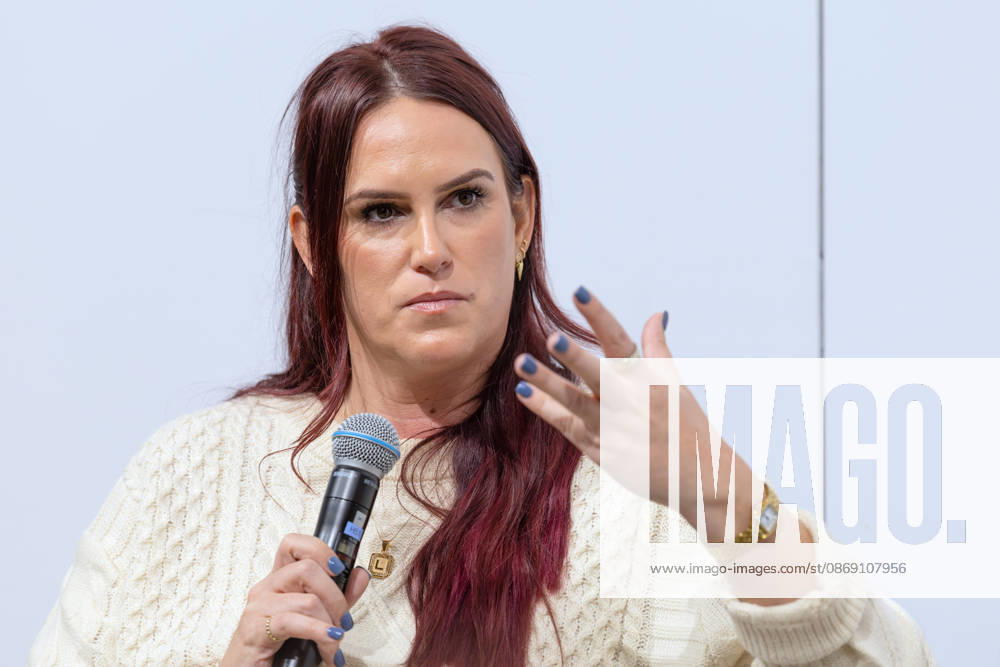 Frankfurt Book Fair 2026: Liz Tomforde discusses her book *Cardinal Rule* in an interview at the Thalia Verlag booth, Frankfurt am Main, Hesse, Germany, Exhibition Center