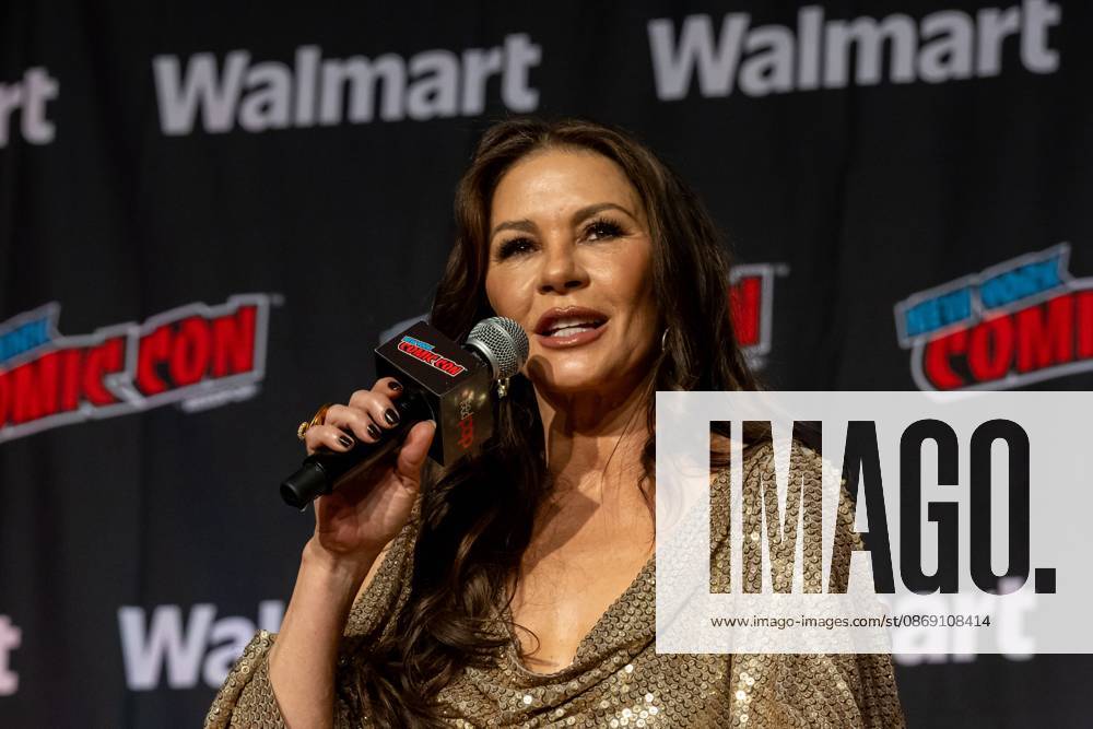 Catherine Zeta-Jones speaks at AMC+ Spotlight: Kill Jackie.during New York Comic Con 2026 at Jacob Javits Center on October 09, 2026 in New York City. New York United States - ZUMAs197 20261009_aaa_s197_495