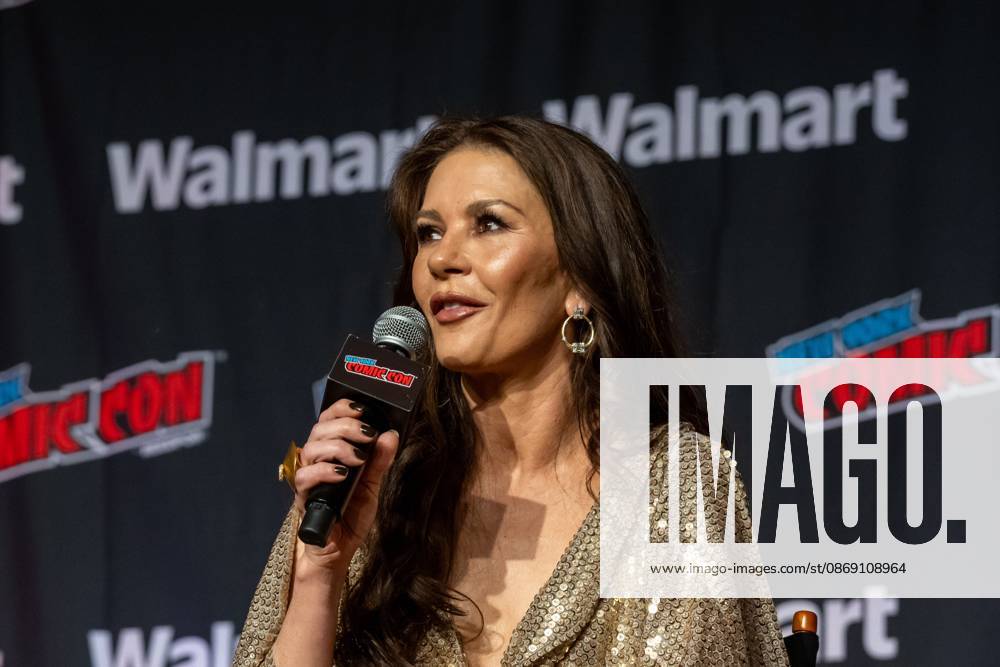 New York Comic Con , New York, USA - 09 Oct Catherine Zeta-Jones speaks at AMC+ Spotlight: Kill Jackie during New York Comic Con 2026 at Jacob Javits Center on October 09, 2026 in New York City. New York United States