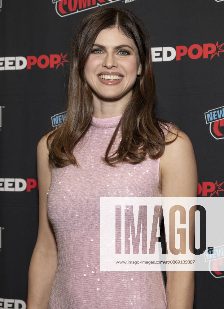 ALEXANDRA DADDARIO attends the press room for Anne Riceâ€⠢s Mayfair Witches on AMC Plus during New York Comic Con at Jacob Javits Convention Center in New York. 9 October 2026 New York USA - ZUMAa265 20261009_zep_a265_045