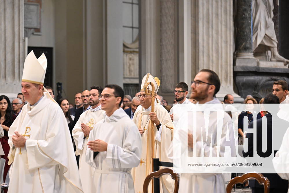 Diaconal_ordination_2026 Italy, Rome, Vatican, 2026 10 10 cardinal Baldo Reina celebrates a Mass forndiaconal ordination at st John Lateran . - NO BOOKS