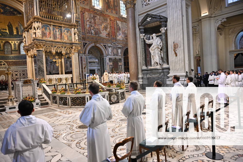 Diaconal_ordination_2026 Italy, Rome, Vatican, 2026 10 10 cardinal Baldo Reina celebrates a Mass forndiaconal ordination at st John Lateran . - NO BOOKS