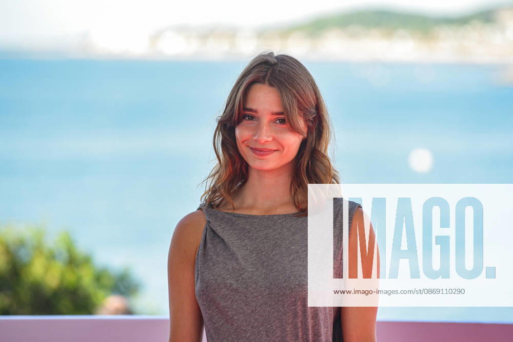 Photocall for the film *Apocalipsis Z: Nuevo Mundo* at the Sitges Film Festival Actress Júlia Martínez during the photocall for the film *Apocalipsis Z: Nuevo Mundo* at the Sitges Film Festival on October 10, 2026, in Sitges, Barcelona, Catalonia, Spain. The film is the sequel to *Apocalipsis Z: The Beginning of the End*, and is based on the trilogy by Galician author Manel Loureiro. October 10, 2026, Sitges, Barcelona, Catalonia, Sitges, Barcelona, Catalonia, Spain