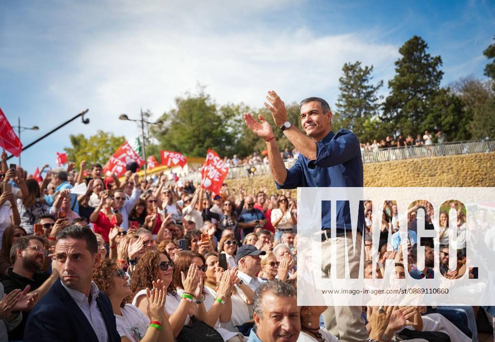 Pedro Sánchez Participates in the First Pre-Campaign Event in Dos Hermanas, Seville. Photo of the PSOE Secretary-General and Prime Minister, Pedro Sánchez, at the first pre-campaign event for the November 29 elections. October 10, 2026, in Dos Hermanas, Seville, Andalusia, Spain The event was also attended by the Secretary-General of the PSOE in Andalusia, María Jesús Montero, and the mayor of Dos Hermanas and Secretary of Organization for the PSOE in Andalusia, Francisco Rodríguez October 10, 2026 María José Ló Dos Hermanas, Seville Dos Hermanas, Seville, Spain