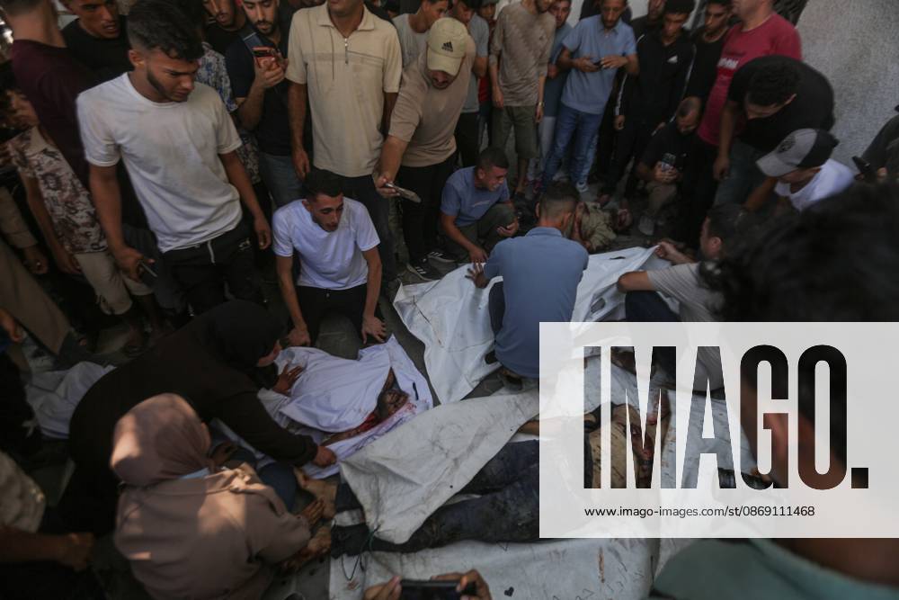 Palestinians Targeted in Western Gaza City (INT) Palestinians Targeted in Western Gaza City. OCTOBER 10, 2026, Gaza, Palestine: A group of Palestinians was targeted in western Gaza City. Further details about casualties were not immediately available. Credit: Hashem Zimmo TheNews2(Foto: Hashem Zimmo Thenews2 imago images) Palestinians Targeted in Western Gaza City