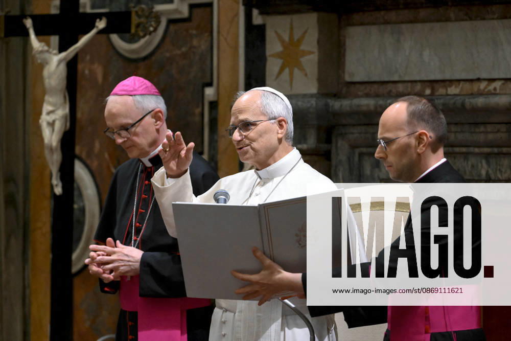 Pope Leo XIV Meets With Directors Of World’s Largest Museums - Vatican Pope Leo XIV meets with the directors of the largest art and culture museums around the world at the Vatican, on October 10, 2026. Speaking to members of the Bizot Group, which brings together directors of the world’s largest museums, Pope Leo stressed the importance of works of art as a means of ‘safeguarding a heritage that belongs to all humanity.’ Photo by (EV) Mario Tomassetti Vatican Medial ABACAPRESS.COM Rome