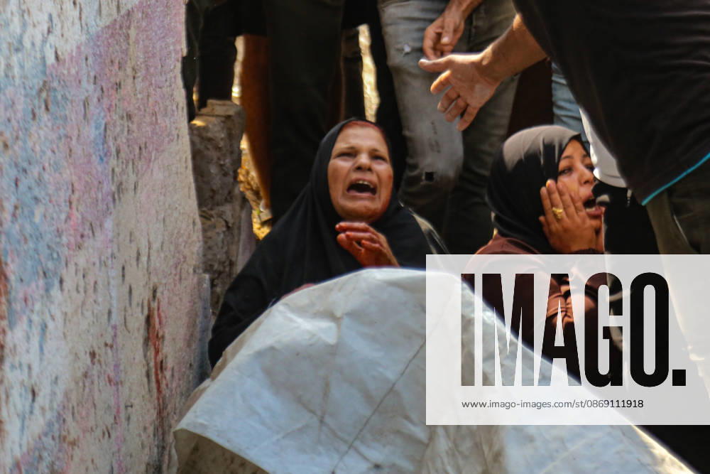 Four martyrs were killed after being targeted by a missile from Israeli surveillance aircraft west of Gaza City. Palestine - ZUMAe144 20261010_zip_e144_003