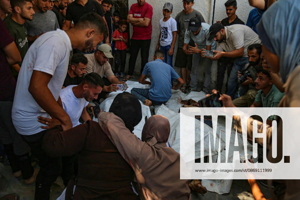 Four martyrs were killed after being targeted by a missile from Israeli surveillance aircraft west of Gaza City. Palestine - ZUMAe144 20261010_zip_e144_008