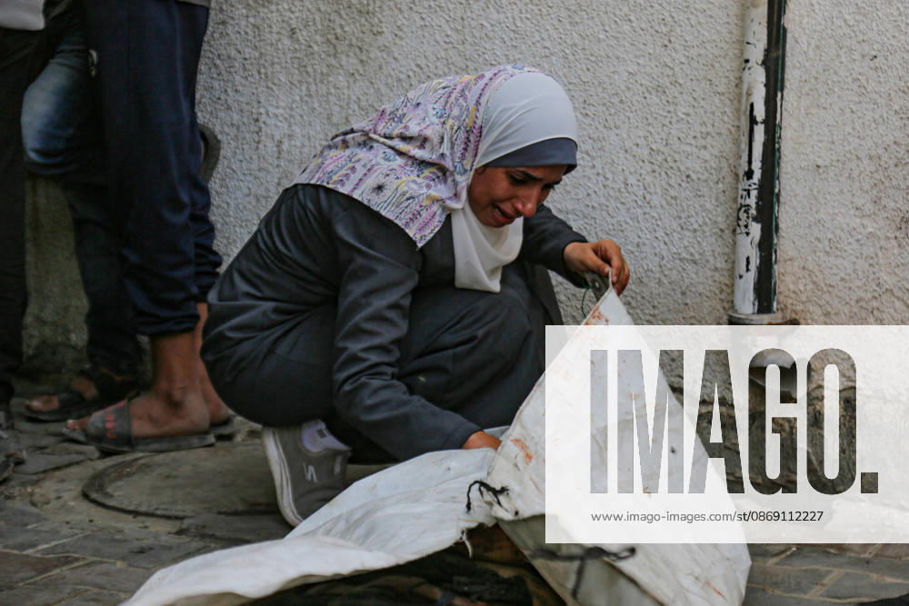 Four martyrs were killed after being targeted by a missile from Israeli surveillance aircraft west of Gaza City. Palestine - ZUMAe144 20261010_zip_e144_015