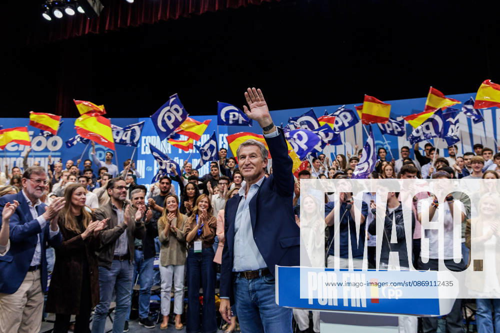 The PP Holds a Pre-Campaign Event at IFEMA Alberto Núnez Feijóo, president of the Popular Party (PP), during a pre-campaign event for the PP at IFEMA on October 10, 2026, in Madrid, Spain. The PP held its first pre-campaign event today for the general elections on November 29 (29N). Feijóo attended this event alongside the president of the Community of Madrid and the mayor of the capital. OCTOBER 10, 2026. Carlos Lujá. Madrid, Madrid, Spain.