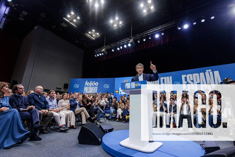 The PP Holds a Pre-Campaign Event at IFEMA Alberto Núnez Feijóo, president of the Popular Party (PP), during a pre-campaign event for the PP at IFEMA on October 10, 2026, in Madrid, Spain. The PP held its first pre-campaign event today for the general elections on November 29 (29N). Feijóo attended this event alongside the president of the Community of Madrid and the mayor of the capital. OCTOBER 10, 2026. Carlos Lujá. Madrid, Madrid, Spain.