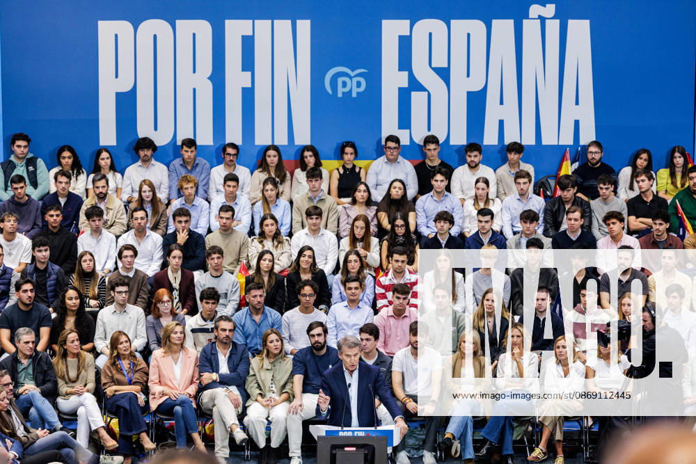 The PP Holds a Pre-Campaign Event at IFEMA Alberto Núnez Feijóo, president of the Popular Party (PP), during a pre-campaign event for the PP at IFEMA on October 10, 2026, in Madrid, Spain. The PP held its first pre-campaign event today for the general elections on November 29 (29N). Feijóo attended this event alongside the president of the Community of Madrid and the mayor of the capital. OCTOBER 10, 2026. Carlos Lujá. Madrid, Madrid, Spain.