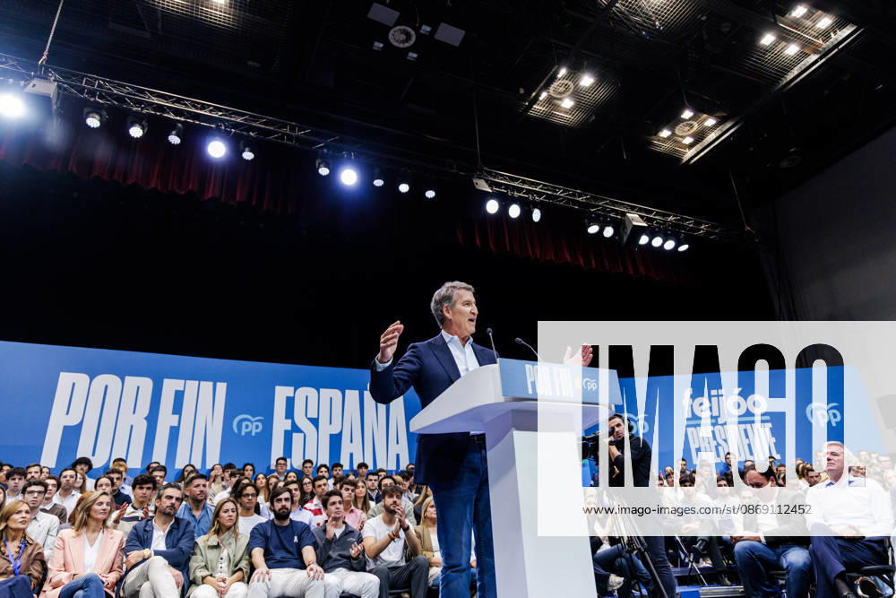 The PP Holds a Pre-Campaign Event at IFEMA Alberto Núnez Feijóo, president of the Popular Party (PP), during a pre-campaign event for the PP at IFEMA on October 10, 2026, in Madrid, Spain. The PP held its first pre-campaign event today for the general elections on November 29 (29N). Feijóo attended this event alongside the president of the Community of Madrid and the mayor of the capital. OCTOBER 10, 2026. Carlos Lujá. Madrid, Madrid, Spain.