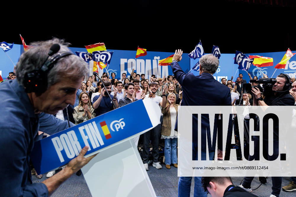 The PP Holds a Pre-Campaign Event at IFEMA Alberto Núnez Feijóo, president of the Popular Party (PP), during a pre-campaign event for the PP at IFEMA on October 10, 2026, in Madrid, Spain. The PP held its first pre-campaign event today for the general elections on November 29 (29N). Feijóo attended this event alongside the president of the Community of Madrid and the mayor of the capital. OCTOBER 10, 2026. Carlos Lujá. Madrid, Madrid, Spain.