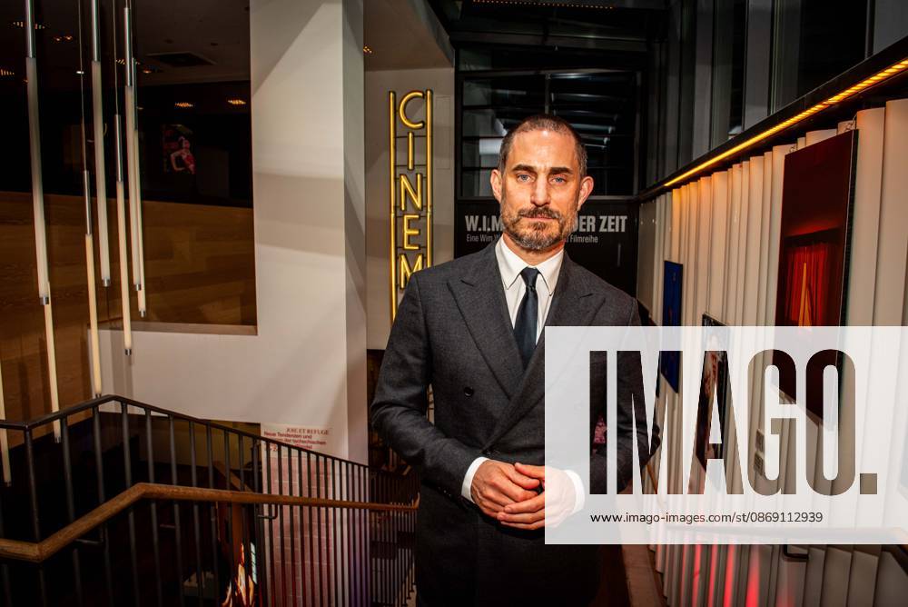 Frankfurt am Main, 2026 Hessian Film and Cinema Award Actor Clemens Schick didn t miss the chance to attend the awards ceremony as a fan ES