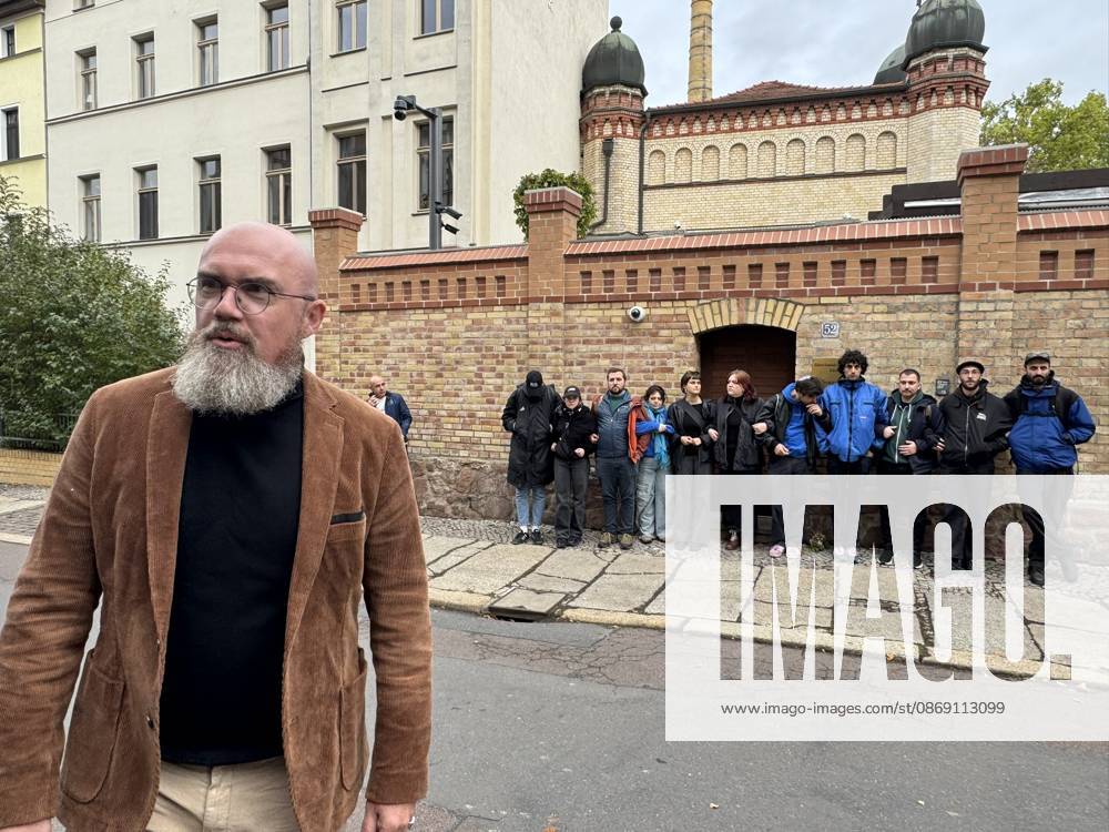Halle Saale Halle Saale Halle Saale Saxony-Anhalt View Cityscape Saxony-Anhalt View Hans Thomas Tillschneider, vice president of the state parliament (AfD), is barred from entering the synagogu