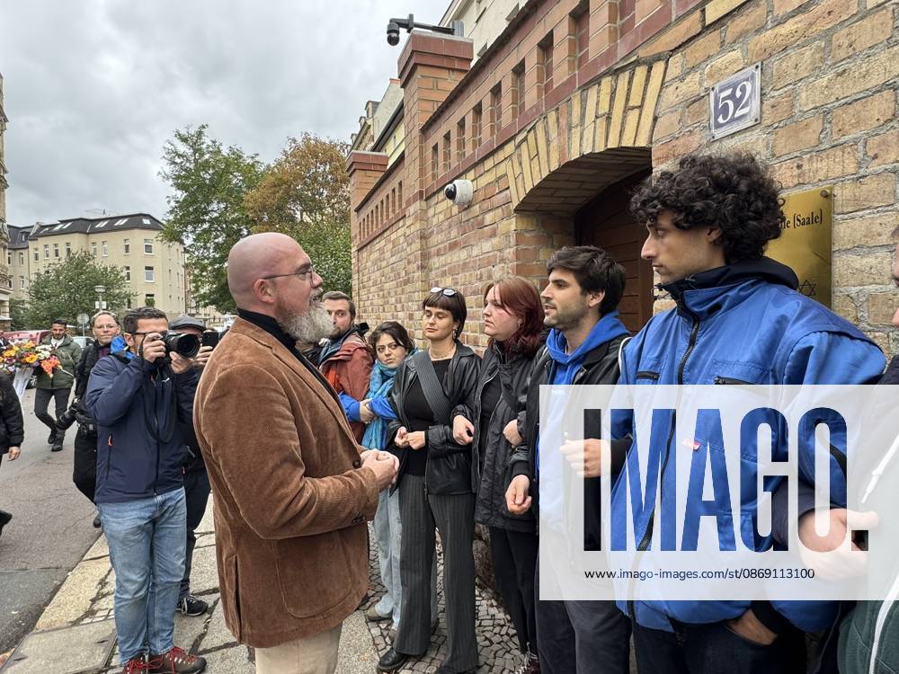 Halle Saale Halle Saale Halle Saale Saxony-Anhalt View Cityscape Saxony-Anhalt View Hans Thomas Tillschneider, vice president of the state parliament (AfD), is barred from entering the synagogu