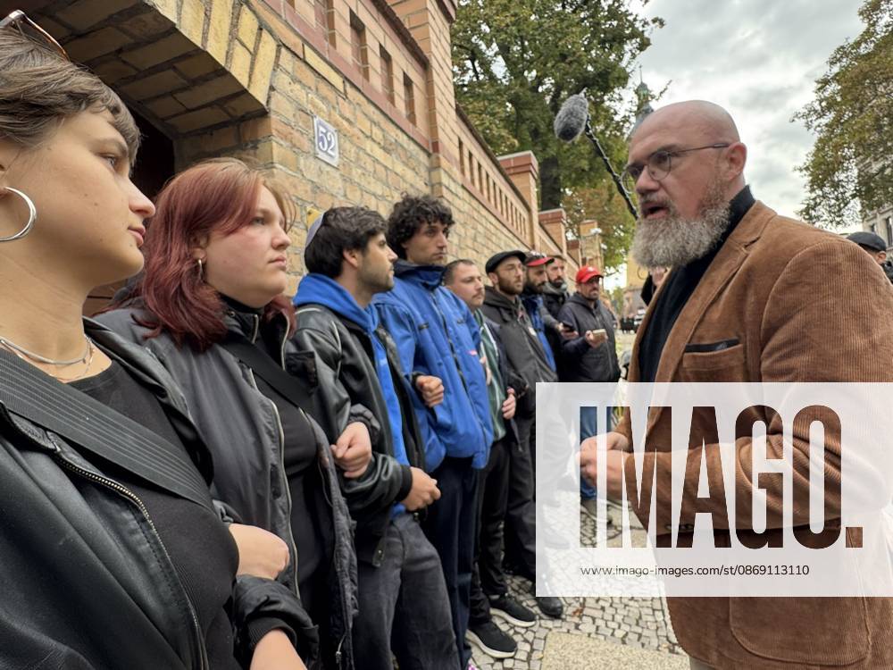 Halle Saale Halle Saale Halle Saale Saxony-Anhalt View Cityscape Saxony-Anhalt View Hans Thomas Tillschneider, vice president of the state parliament (AfD), is barred from entering the synagogu
