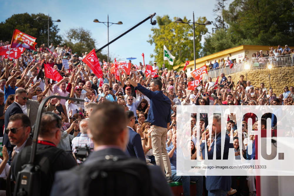 Pedro Sánchez Participates in the First Pre-Campaign Event in Dos Hermanas, Seville. The Secretary-General of the PSOE and Prime Minister, Pedro Sánchez, upon his arrival at the first pre-campaign event for the November 29 elections, October 10, 2026, in Dos Hermanas, Seville, Andalusia, Spain. The PSOE held its first pre-campaign event today for the general elections on November 29 (29N), October 10, 2026. María José Ló, Dos Hermanas, Seville, Dos Hermanas, Seville, Spain