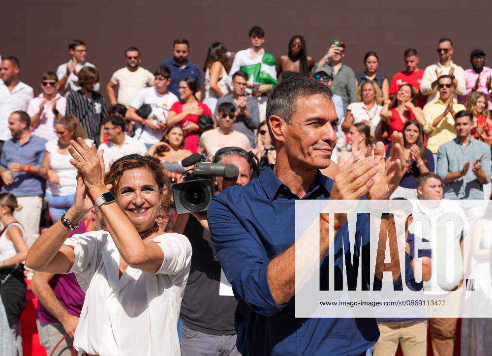 Pedro Sánchez participates in the first pre-campaign event in Dos Hermanas, Seville. The secretary-general of the PSOE A, María Jesús Montero i, and the General Secretary of the PSOE and Prime Minister, Pedro Sánchez, at the first pre-campaign event for the November 29 elections on October 10, 2026, in Dos Hermanas, Seville, Andalusia, Spain October 10, 2026 María José Ló Dos Hermanas, Seville Dos Hermanas, Seville Spain
