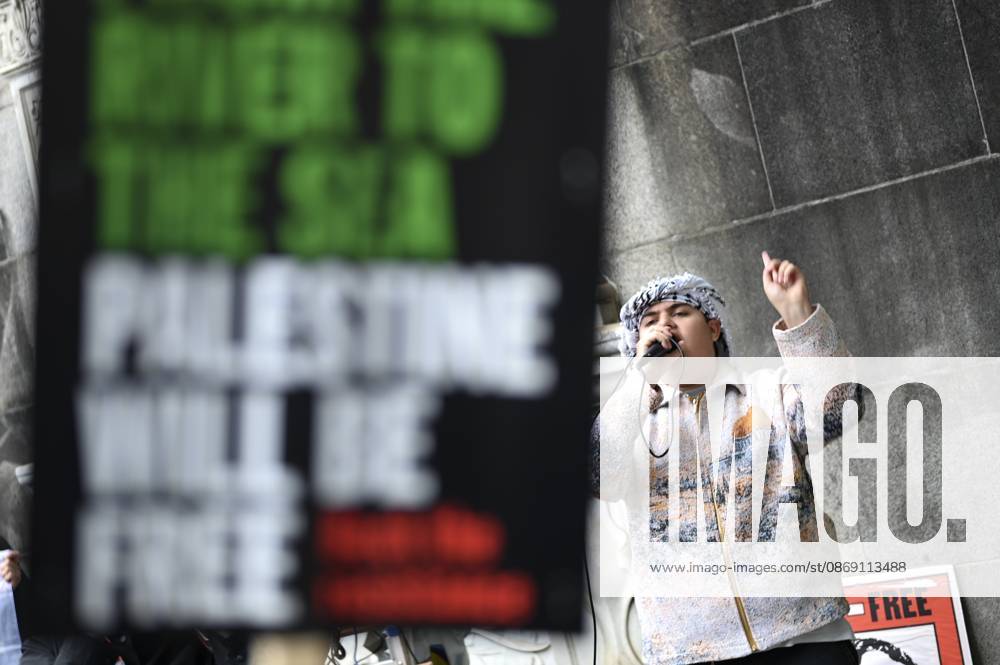 Pro-Palestine protest in London LONDON, UNITED KINGDOM - OCTOBER 10: People attend a pro-Palestine protest demanding to halt arms sales and impose sanctions to Israel, in London, United Kingdom on October 10, 2026. Rasid Necati Aslim Anadolu London United Kingdom. Editorial use only. Please get in touch for any other usage.