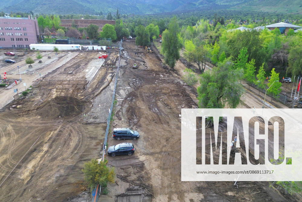 Santiago, October 10, 2026: Roadwork is underway following the flash flood that affected the Las Condes district. Dragomir Yankovic, Aton Chile, Santiago, Chile. Aton 1198282